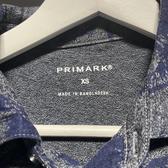 Button down T-shirt - Picture 2 of 3